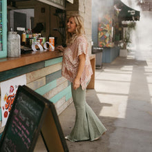 Load image into Gallery viewer, Solid Super Flare Jeans