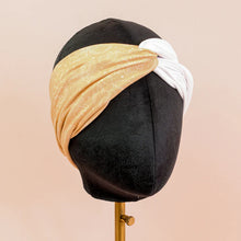 Load image into Gallery viewer, Sassy Twist Headband