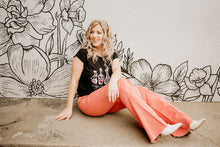 Load image into Gallery viewer, Solid Super Flare Jeans