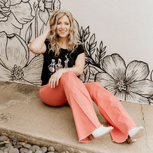Load image into Gallery viewer, Solid Super Flare Jeans