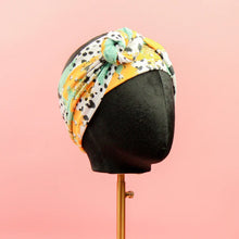 Load image into Gallery viewer, Sassy Twist Headband
