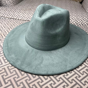 Lainey Wilson Hat